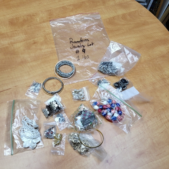 Random Jewelry Lot #9 - Picture 3 of 3
